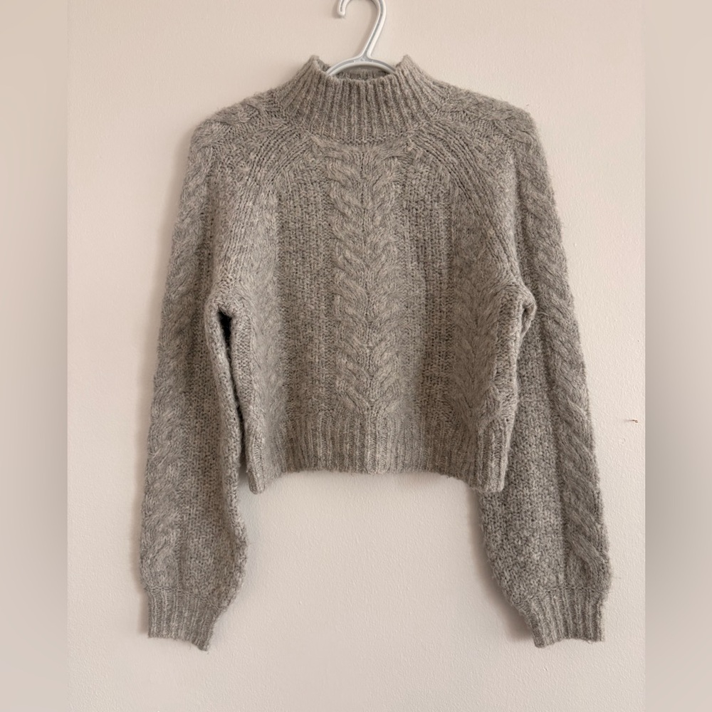 Aritzia Cropped Alpaca Sweater Grey Size Small